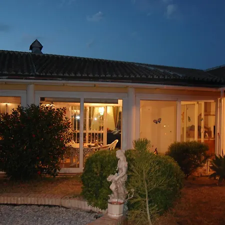 Der Thron Von - Sorpresa Villa